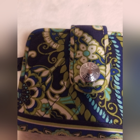 Vera Bradley Floral Wallet - Picture 5 of 9